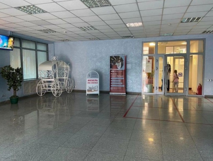 Фотография рекламного носителя, тип: Постер/баннер, адрес: Бизнес-центр «Фестивальный», Тургенева ул., д.135/1, Краснодар, Краснодарский край, Россия. Сторона/вариант №656008