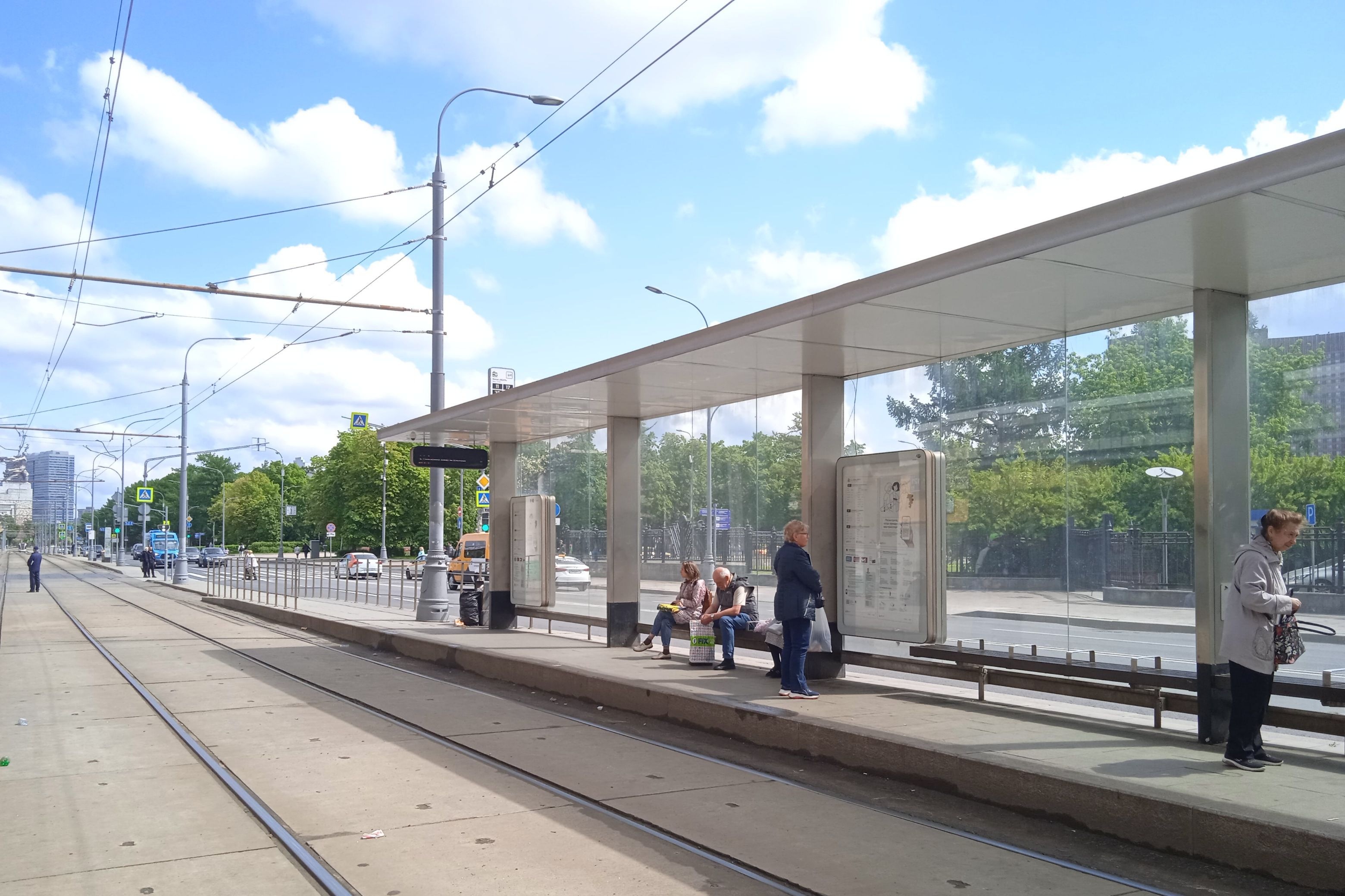 Фотография рекламного носителя, тип: Остановка 1.8x1.2, адрес: Мира пр-т., д.121А, Москва, Россия. Сторона А3 №1012129