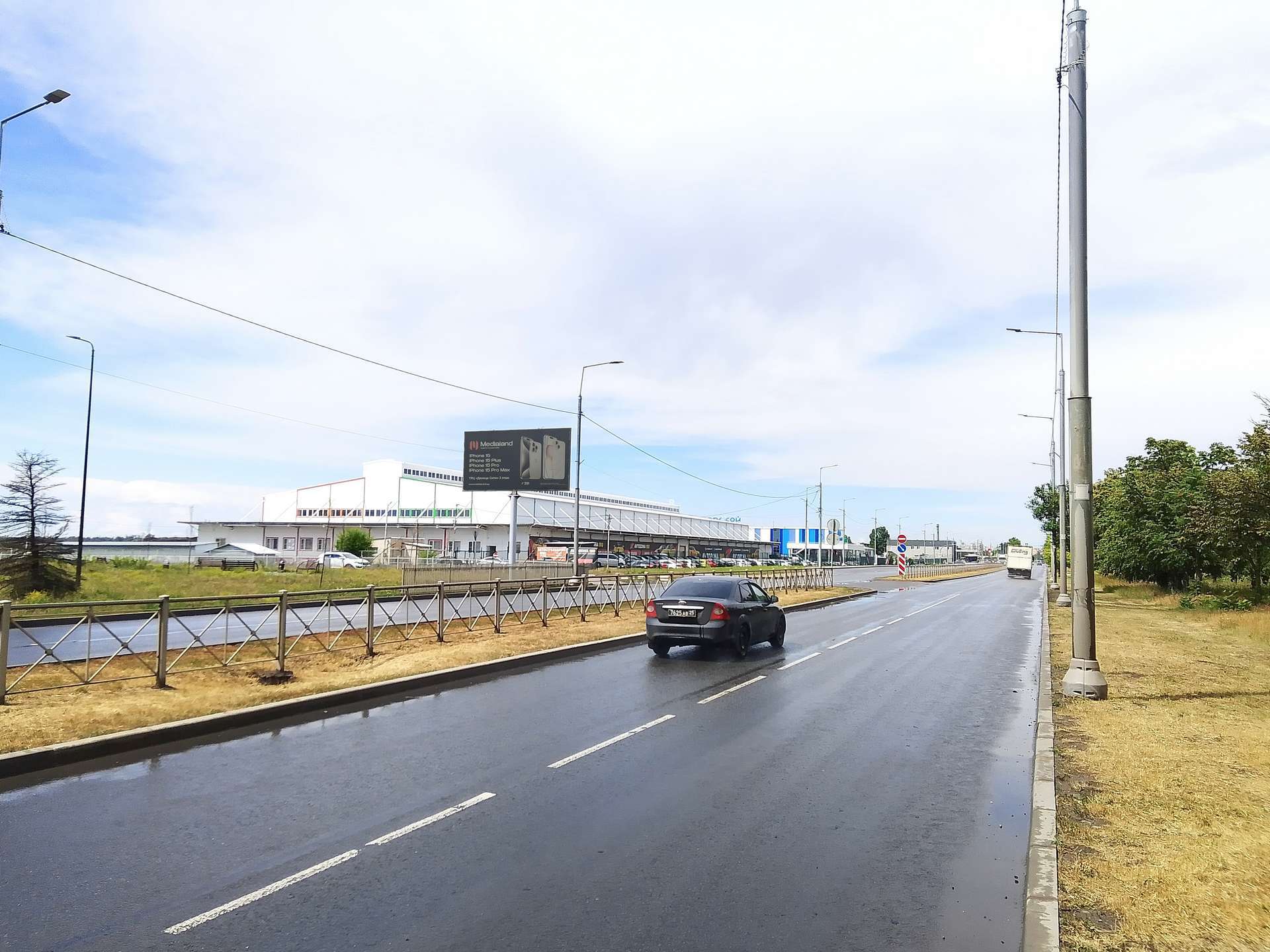 Фотография рекламного носителя, тип: Билборд 3x6, адрес: ул. Куприна (ор-р пожарная часть / рынок Азовский), Мариуполь, Донецкая область, Россия. Сторона Б №1372554