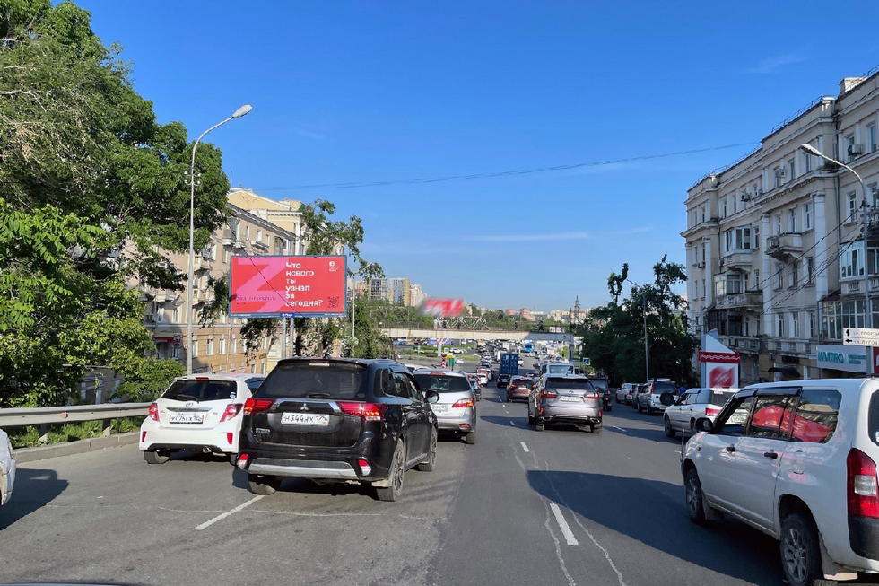 Фотография рекламного носителя, тип: Билборд 3x6, адрес: Новоивановская ул., д.3, Владивосток, Приморский край, Россия. Сторона А №154066