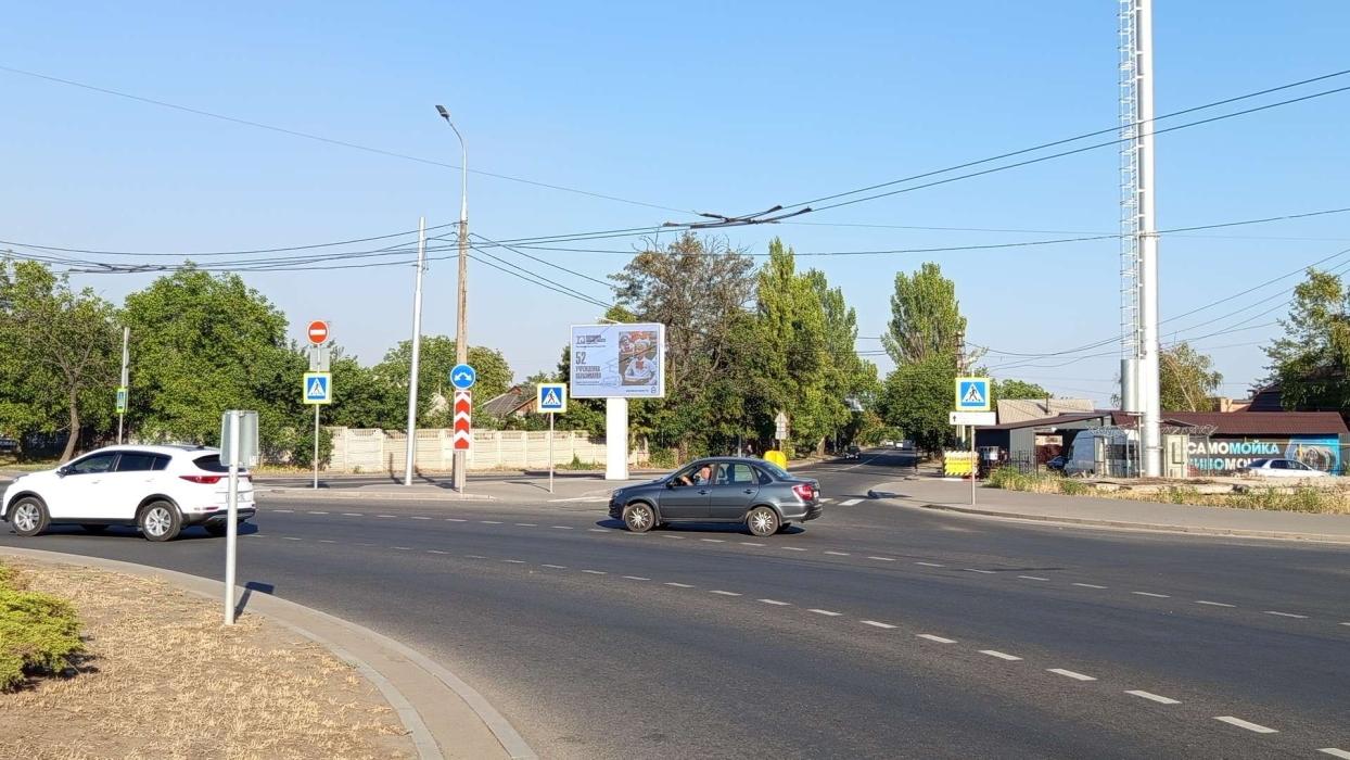 Фотография рекламного носителя, тип: Ситиборд 2.7x3.7, адрес: Токмакская ул. X Ильича пр-т., Донецк, Донецкая область, Россия. Сторона B1-B10 №1404083