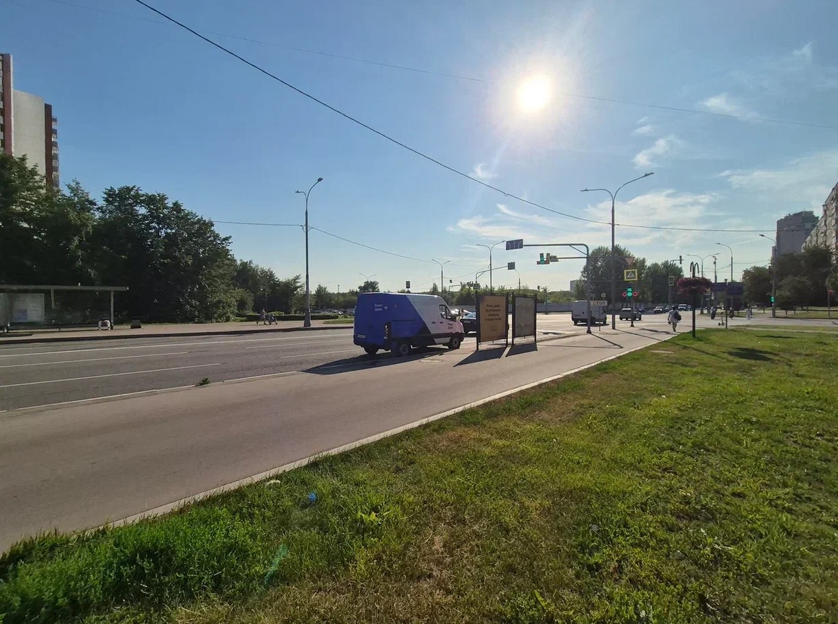 Фотография рекламного носителя, тип: Афиша 1.75x1.8, адрес: Голубинская ул., д.24, корп.1 Х Паустовского ул., стенд 2, Москва, Россия. Сторона B №873677