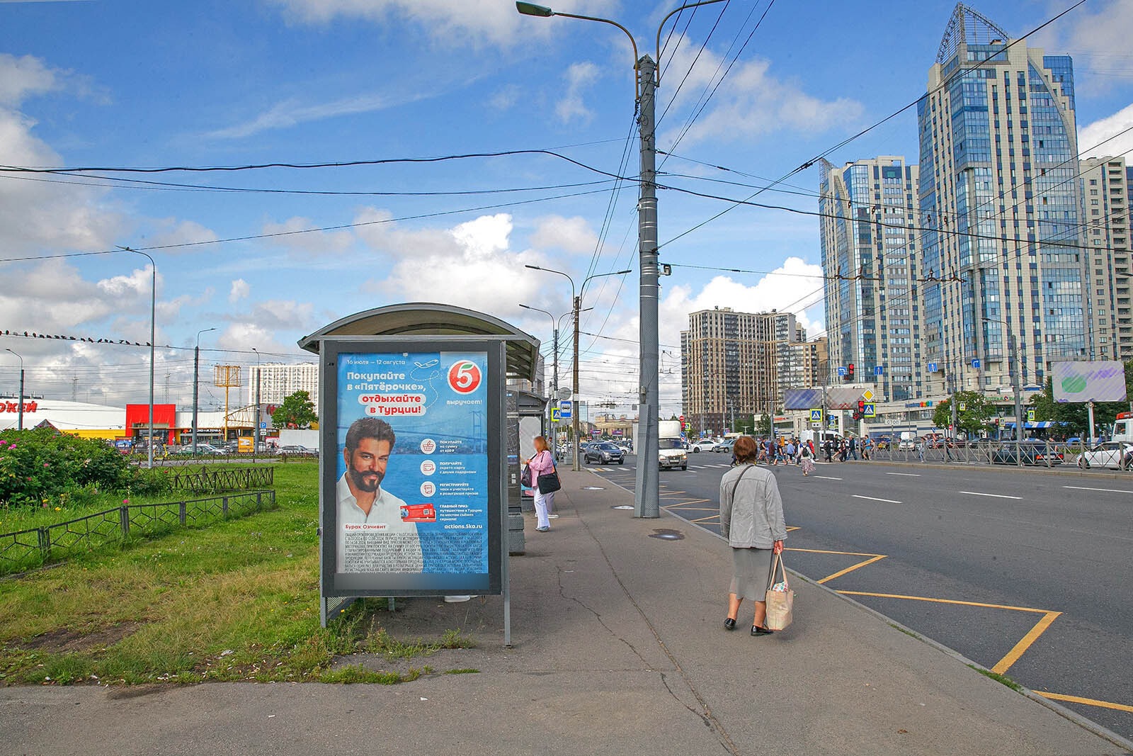 Фотография рекламного носителя, тип: Остановка 1.8x1.2, адрес: Типанова ул. X Космонавтов пр-т., д.42, поз.1, Санкт-Петербург, Россия. Сторона В №165192
