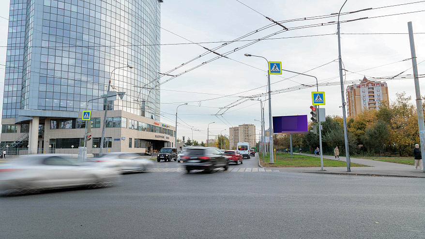 Фотография рекламного носителя, тип: Билборд 3x6, адрес: Альберта Камалеева ул., напротив д.1, через дорогу, Казань, Республика Татарстан, Россия. Сторона А №679081