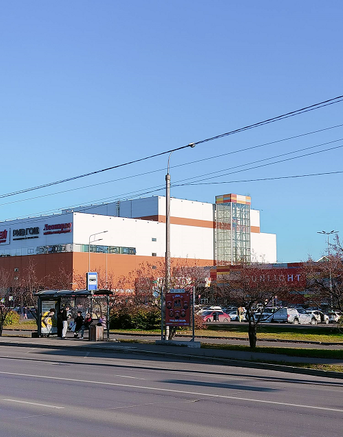 Фотография рекламного носителя, тип: Афиша 1.75x1.8, адрес: 9 мая ул., д.77, Красноярск, Красноярский край, Россия. Сторона A №1365715