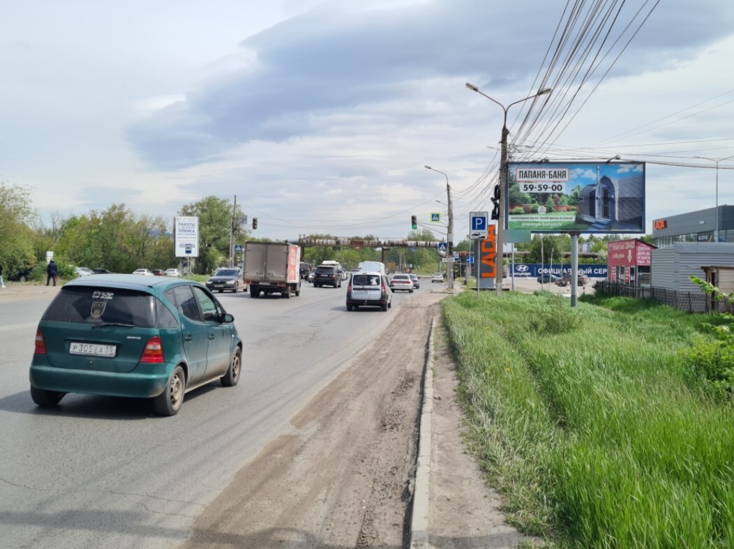 Фотография рекламного носителя, тип: Билборд 3x6, адрес: 10 лет Октября ул., д.182, поз.2, Омск, Омская область, Россия. Сторона А №1010015