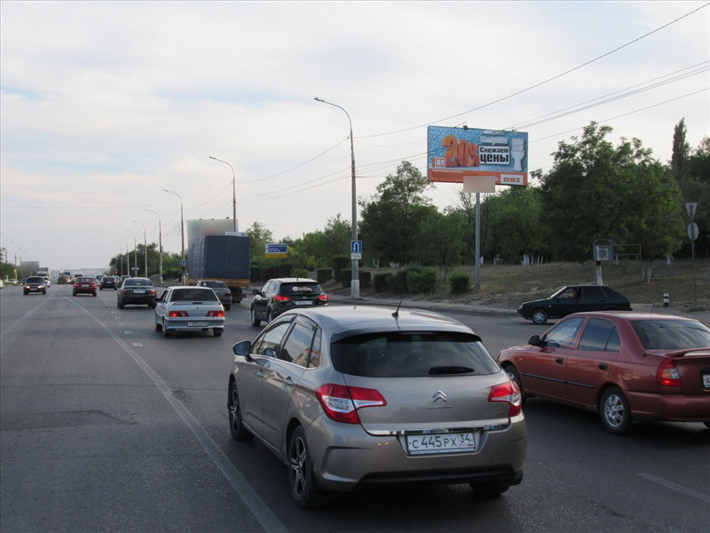 Фотография рекламного носителя, тип: Билборд 3x6, адрес: Университетский пр-т., поз.1, Волгоград, Волгоградская область, Россия. Сторона А №111443
