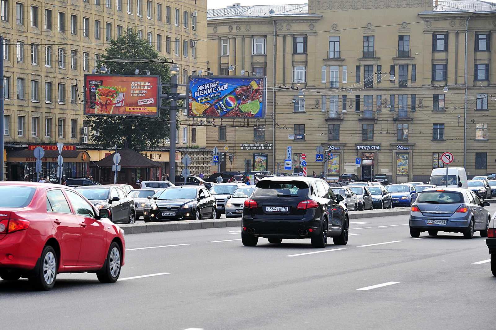 Фотография рекламного носителя, тип: Билборд 3x6, адрес: Тульская ул. Х Красных Текстильщиков ул., Санкт-Петербург, Россия. Сторона B1 №106129