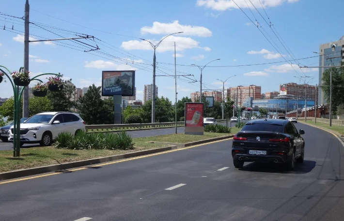 Фотография рекламного носителя, тип: Ситиборд 2.7x3.7, адрес: Кубанская наб., д.232, Краснодар, Краснодарский край, Россия. Сторона Б1-Б6 №540106