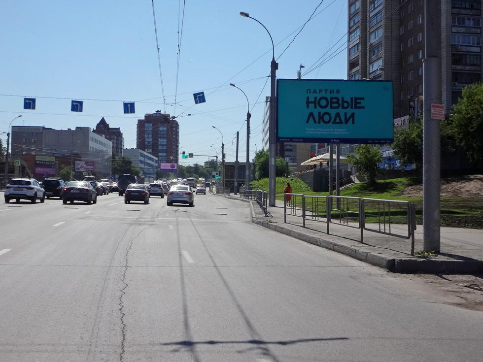 Фотография рекламного носителя, тип: Билборд 3x6, адрес: Кошурникова ул. Х Б. Богаткова ул., д.219, Новосибирск, Новосибирская область, Россия. Сторона А №124637