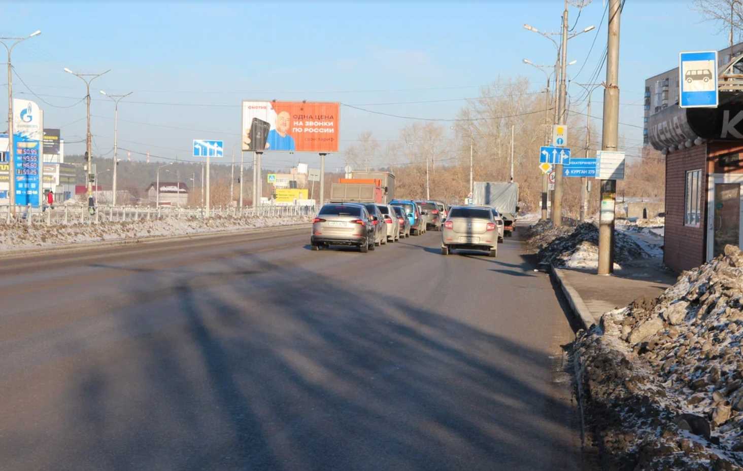 Фотография рекламного носителя, тип: Билборд 3x6, адрес: Суворова ул. Х 4 Пятилетки ул., Каменск-Уральский, Свердловская область, Россия. Сторона В1-В3 №1335240