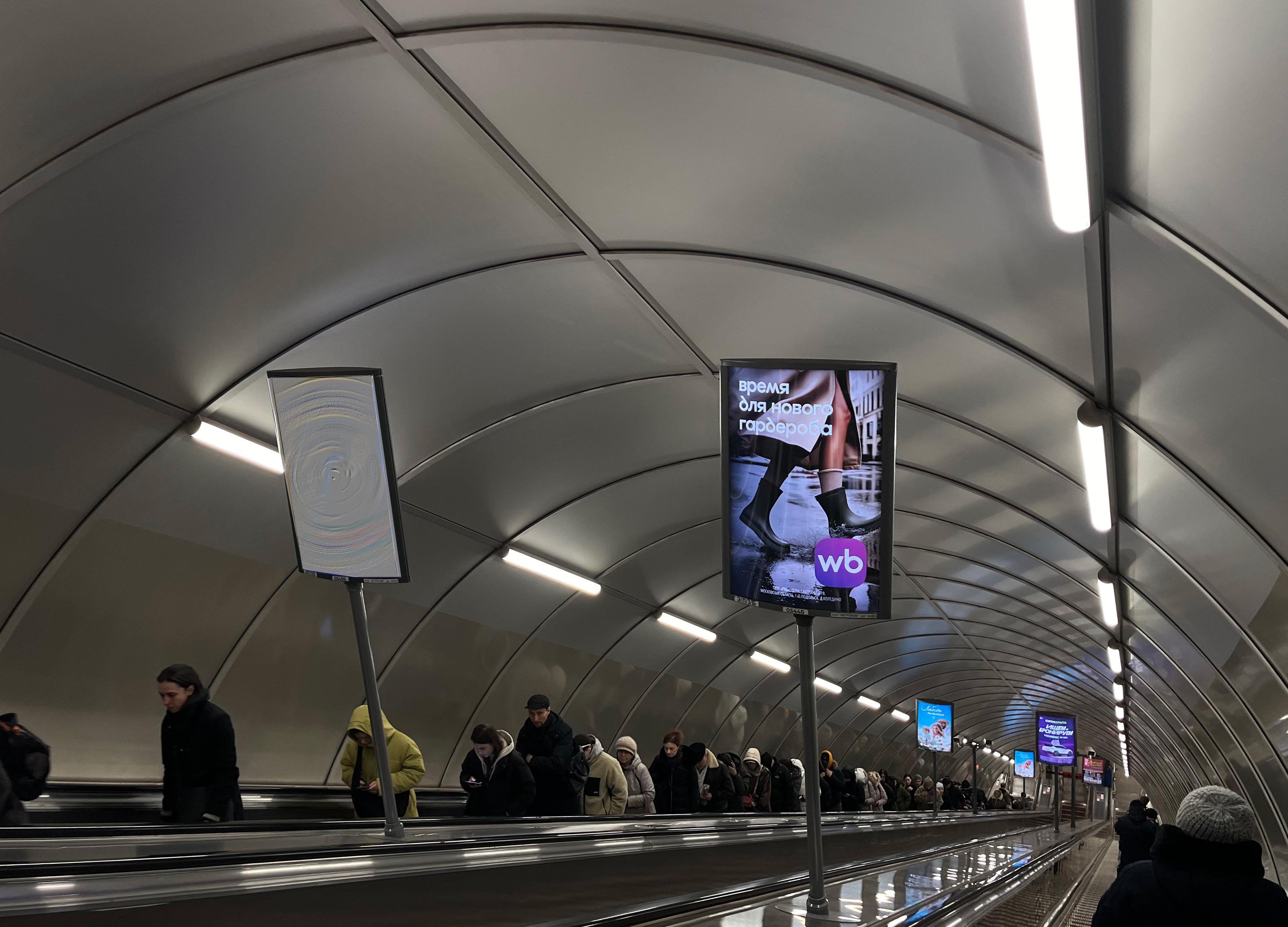 Фотография рекламного носителя, тип: Лайтбокс, адрес: Станция метро «Маяковская», линия Невско-Василеостровская, Санкт-Петербург, Россия. Сторона/вариант Б №1606146