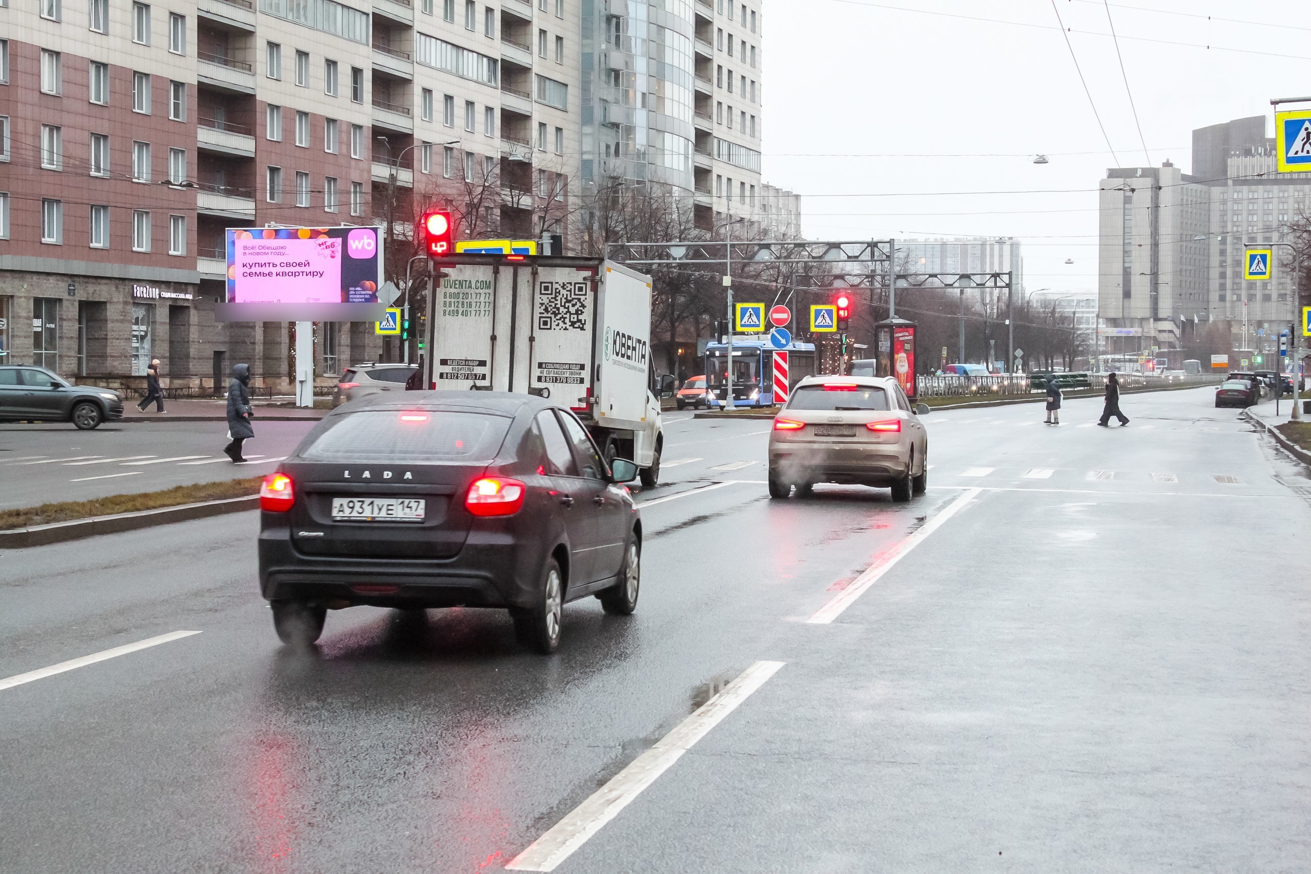 Фотография рекламного носителя, тип: Билборд 3x6, адрес: Нахимова ул., д.20 Х Малый В.О. пр-т., Санкт-Петербург, Россия. Сторона Б1 №639416