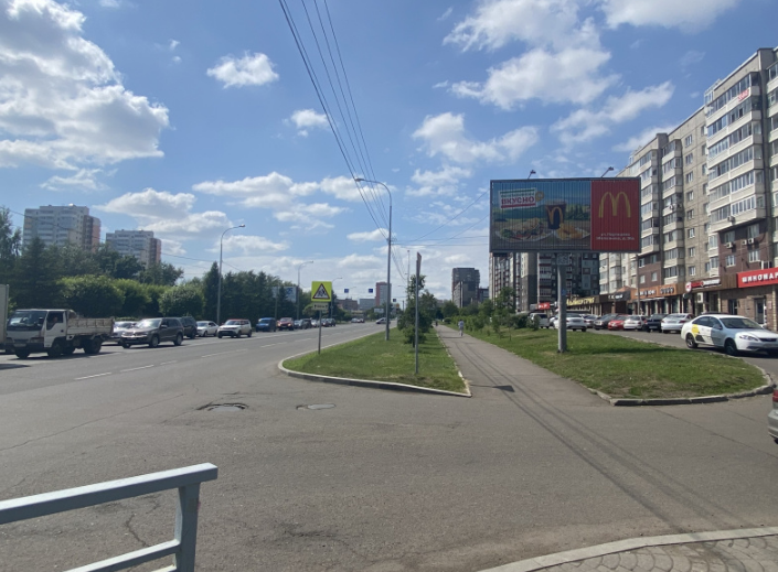 Фотография рекламного носителя, тип: Билборд 3x6, адрес: Взлетная ул., д.24, поз.2, Красноярск, Красноярский край, Россия. Сторона А1-А3 №779847