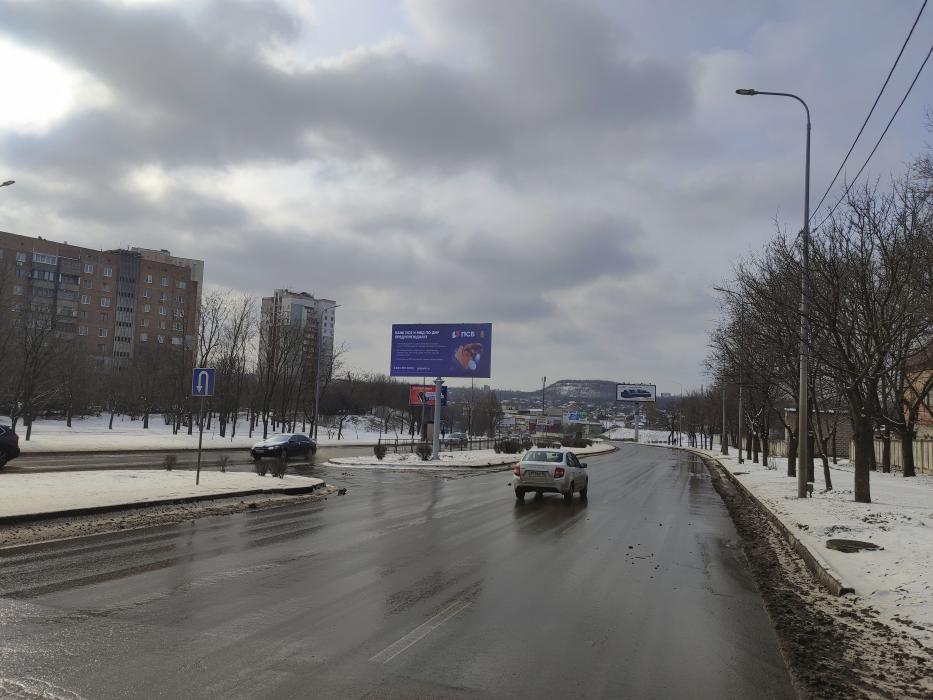 Фотография рекламного носителя, тип: Билборд 3x6, адрес: Ленинский пр-т. X Аравийская ул., д.12, Донецк, Донецкая область, Россия. Сторона A2 №1398033