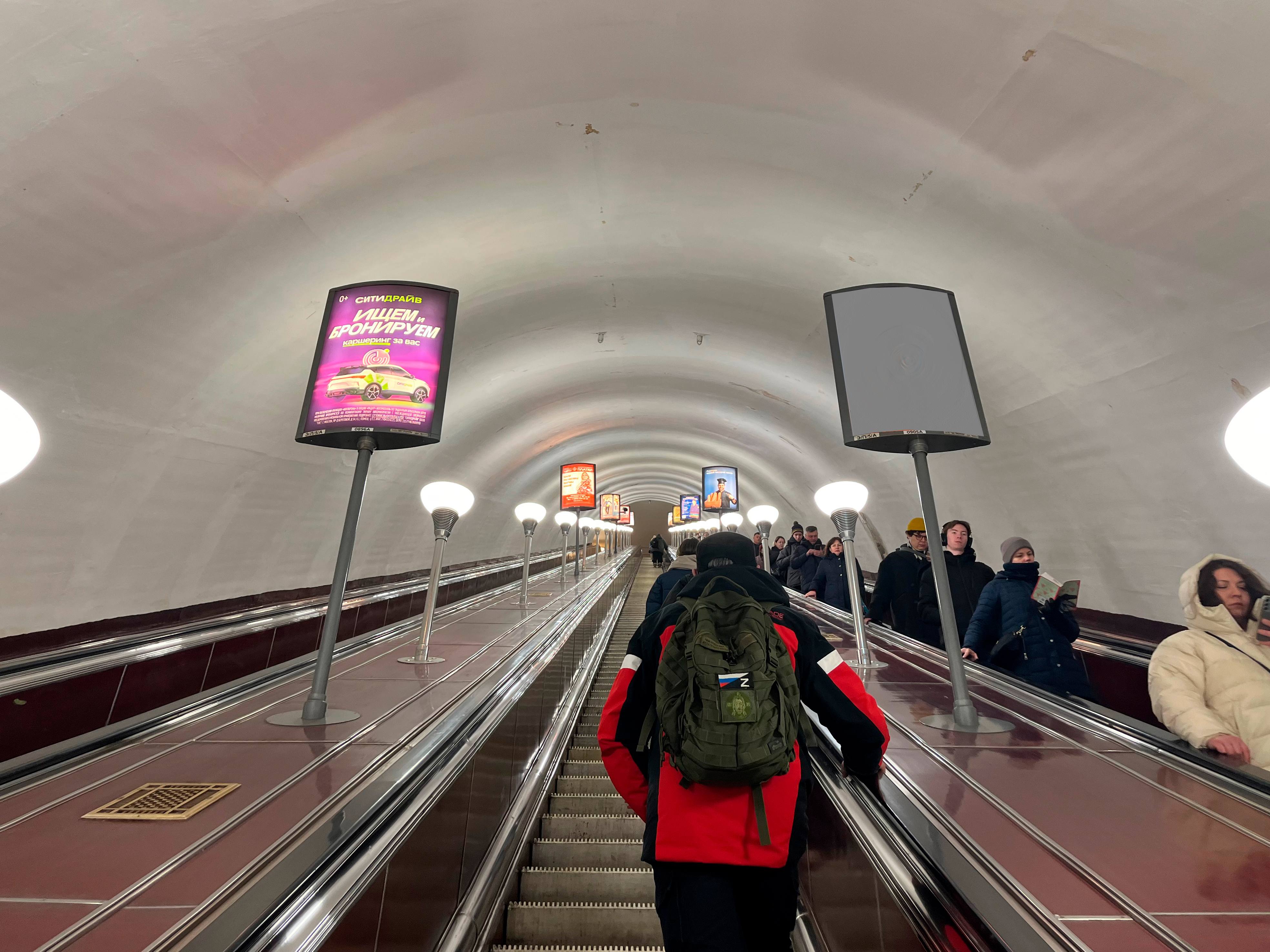 Фотография рекламного носителя, тип: Лайтбокс, адрес: Станция метро «Площадь Ленина», линия Кировско-Выборгская, Санкт-Петербург, Россия. Сторона/вариант А №1605995