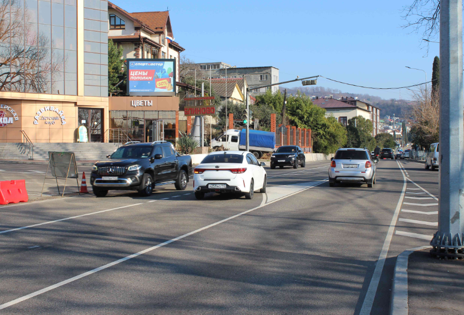 Фотография рекламного носителя, тип: Медиафасад, адрес: Каспийская ул., кафе Слобода, Адлер, Краснодарский край, Россия. Сторона Б1-Б5 №870546