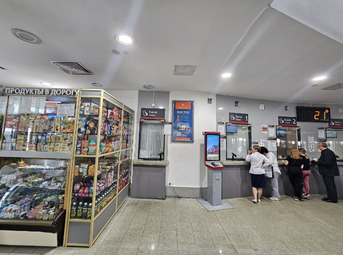 Фотография рекламного носителя, тип: Постер/баннер, адрес: ЖД вокзал «Челябинск-Главный», Привокзальная ул., д.1, Челябинск, Челябинская область, Россия. Сторона/вариант А №991375