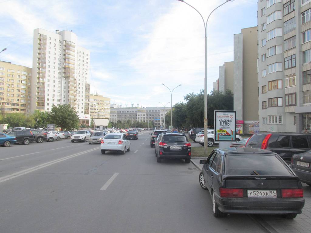 Фотография рекламного носителя, тип: Ситиформат 1.8x1.2, адрес: Жукова ул., д.11, поз.2, Екатеринбург, Свердловская область, Россия. Сторона A №597759