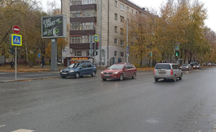 Фотография рекламного носителя, тип: Ситиборд 2.7x3.7, адрес: Тульская ул., д.5, Тюмень, Тюменская область, Россия. Сторона В1-В5 №1369963