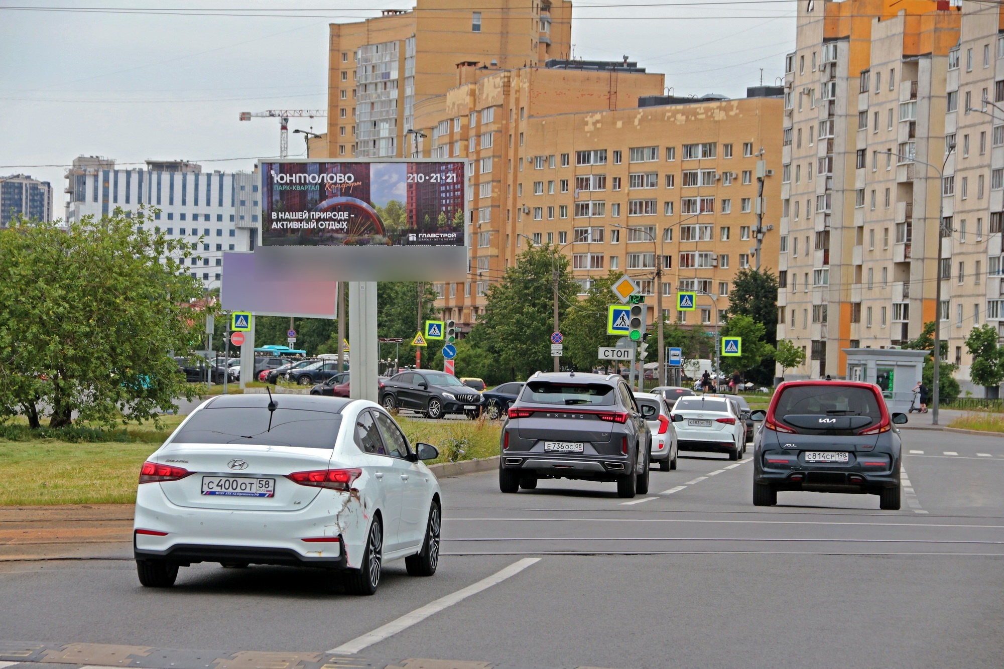 Фотография рекламного носителя, тип: Билборд 3x6, адрес: Авиаконструкторов пр-т. Х Шуваловский пр-т., Санкт-Петербург, Россия. Сторона А1 №106664