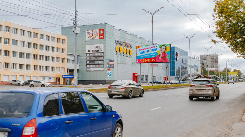 Фотография рекламного носителя, тип: Билборд 3x6, адрес: 10 лет Октября ул., д.32а, Ижевск, Республика Удмуртия, Россия. Сторона A11-A20 №945994