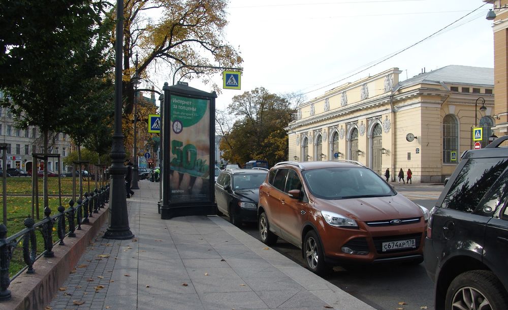 Фотография рекламного носителя, тип: Пиллар 3x1.4, адрес: Караванная ул. Х Манежная пл., д.2, Санкт-Петербург, Россия. Сторона Б №144181