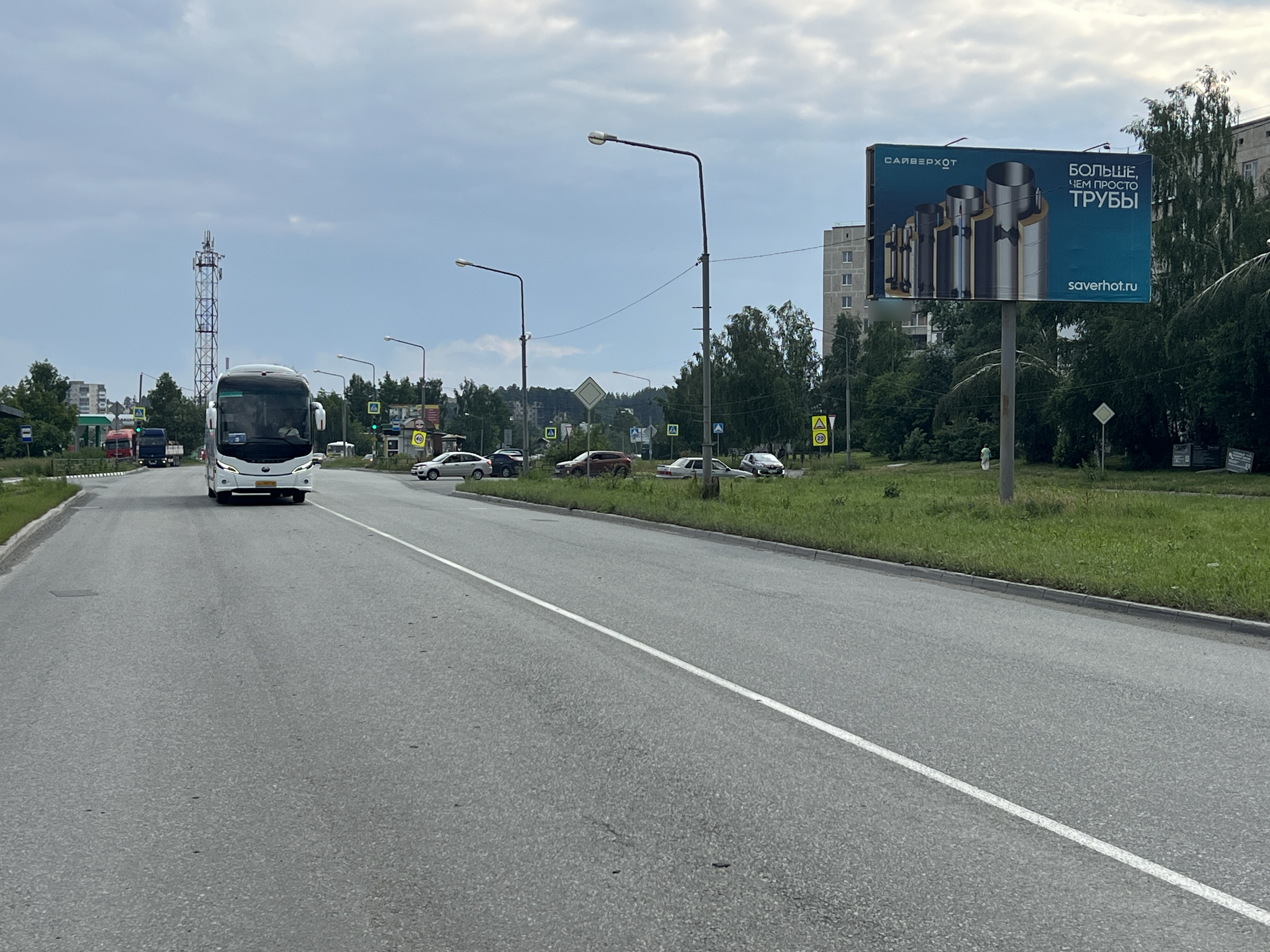 Фотография рекламного носителя, тип: Билборд 3x6, адрес: Коммунистическая ул., мкрн. Зеленый Бор-1, Полевской, Свердловская область, Россия. Сторона А №832319