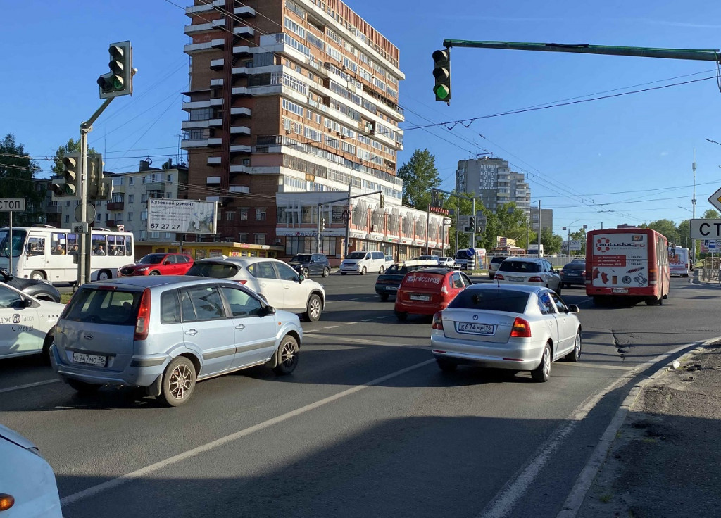 Фотография рекламного носителя, тип: Билборд 3x6, адрес: Московский пр-т. Х Гоголя ул., Ярославль, Ярославская область, Россия. Сторона B1-B3 №162753