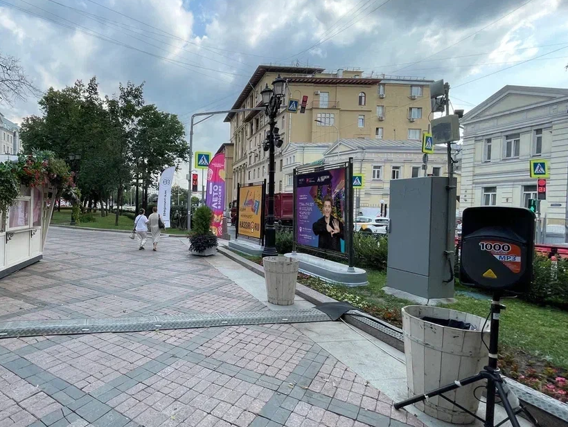 Фотография рекламного носителя, тип: Афиша 1.75x1.8, адрес: Никитский б-р., д.12А-17, Москва, Россия. Сторона B №1381984