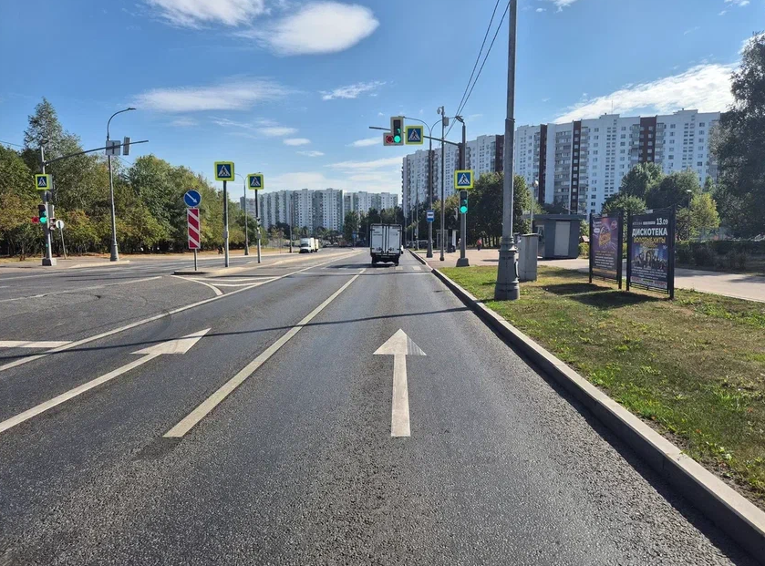 Фотография рекламного носителя, тип: Афиша 1.75x1.8, адрес: Новоясеневский пр-т., д.12, стенд 1, Москва, Россия. Сторона A №865854