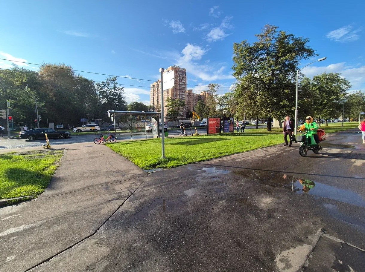 Фотография рекламного носителя, тип: Афиша 1.75x1.8, адрес: Профсоюзная ул., д.45-43, корп.1, поз.1, стенд 1, Москва, Россия. Сторона B №1350033