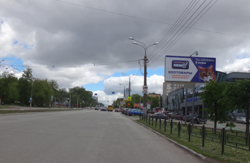 Фотография рекламного носителя, тип: Билборд 3x6, адрес: Кирова ул. Х Красная ул., Ижевск, Республика Удмуртия, Россия. Сторона A №670165