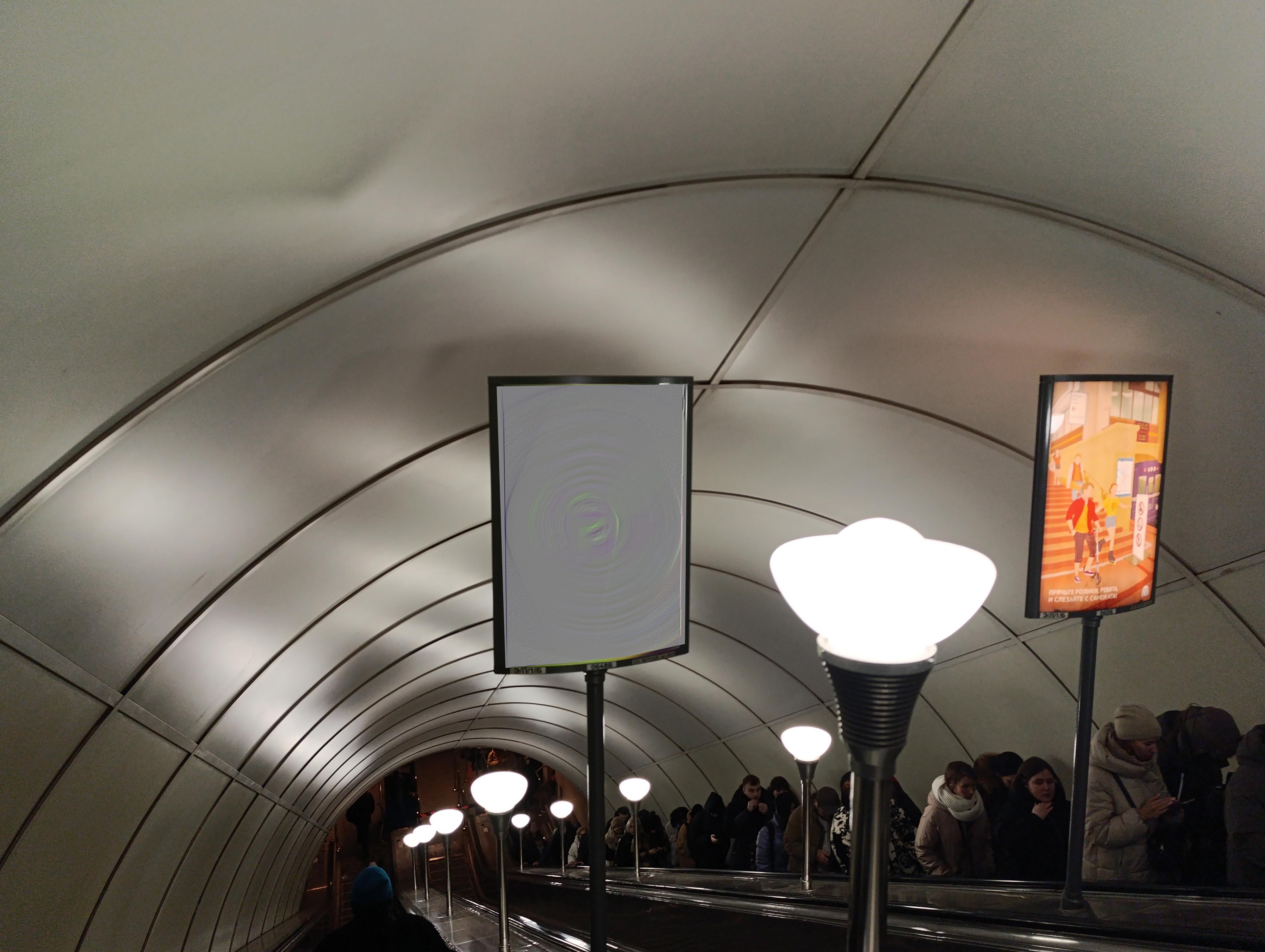Фотография рекламного носителя, тип: Лайтбокс, адрес: Станция метро «Невский пр.», линия Московско-Петроградская, Санкт-Петербург, Россия. Сторона/вариант Б №1606166