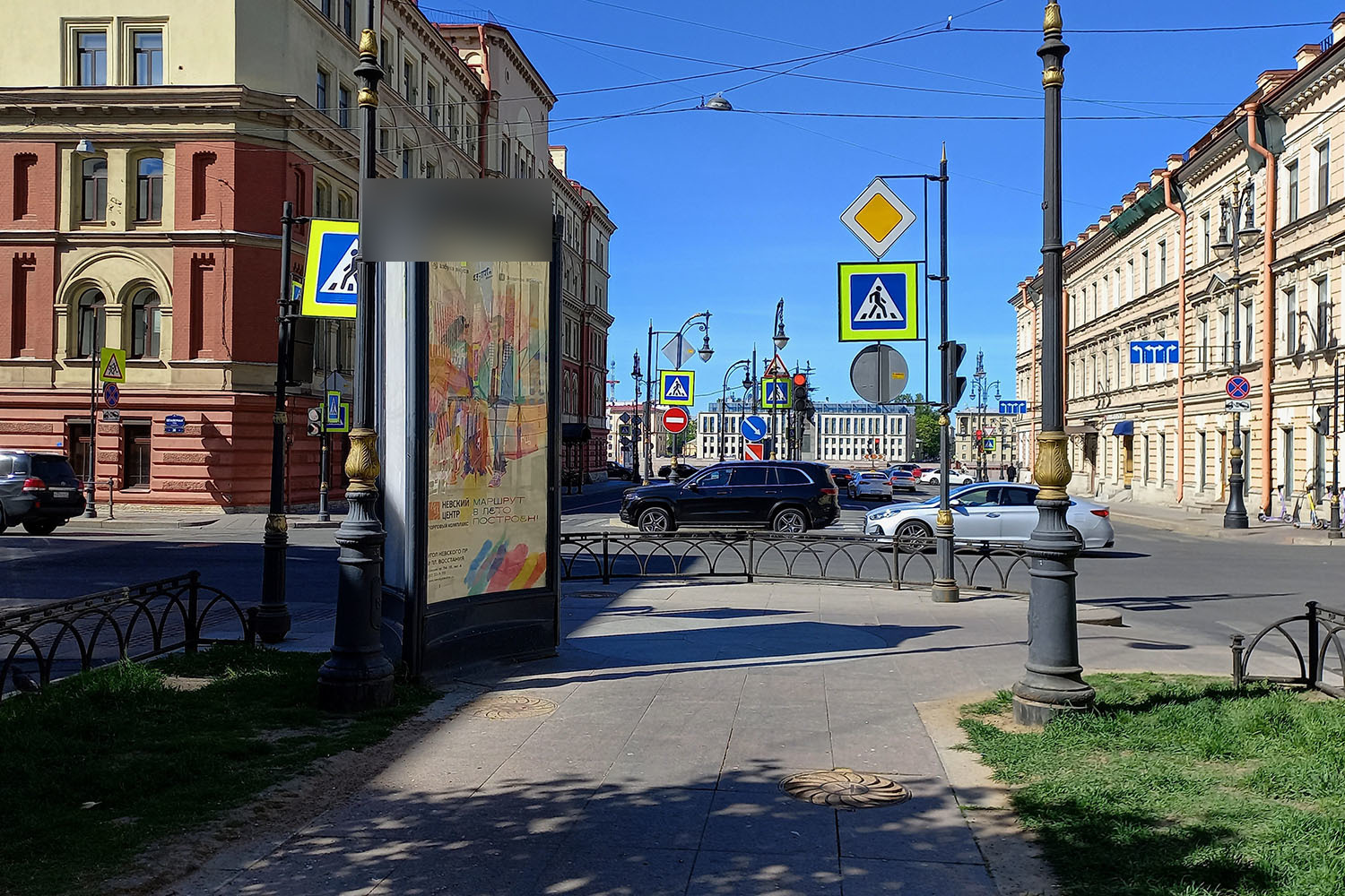 Фотография рекламного носителя, тип: Пиллар 3x1.4, адрес: Чернышевского пр-т. Х Шпалерная ул., Санкт-Петербург, Россия. Сторона Б №541540