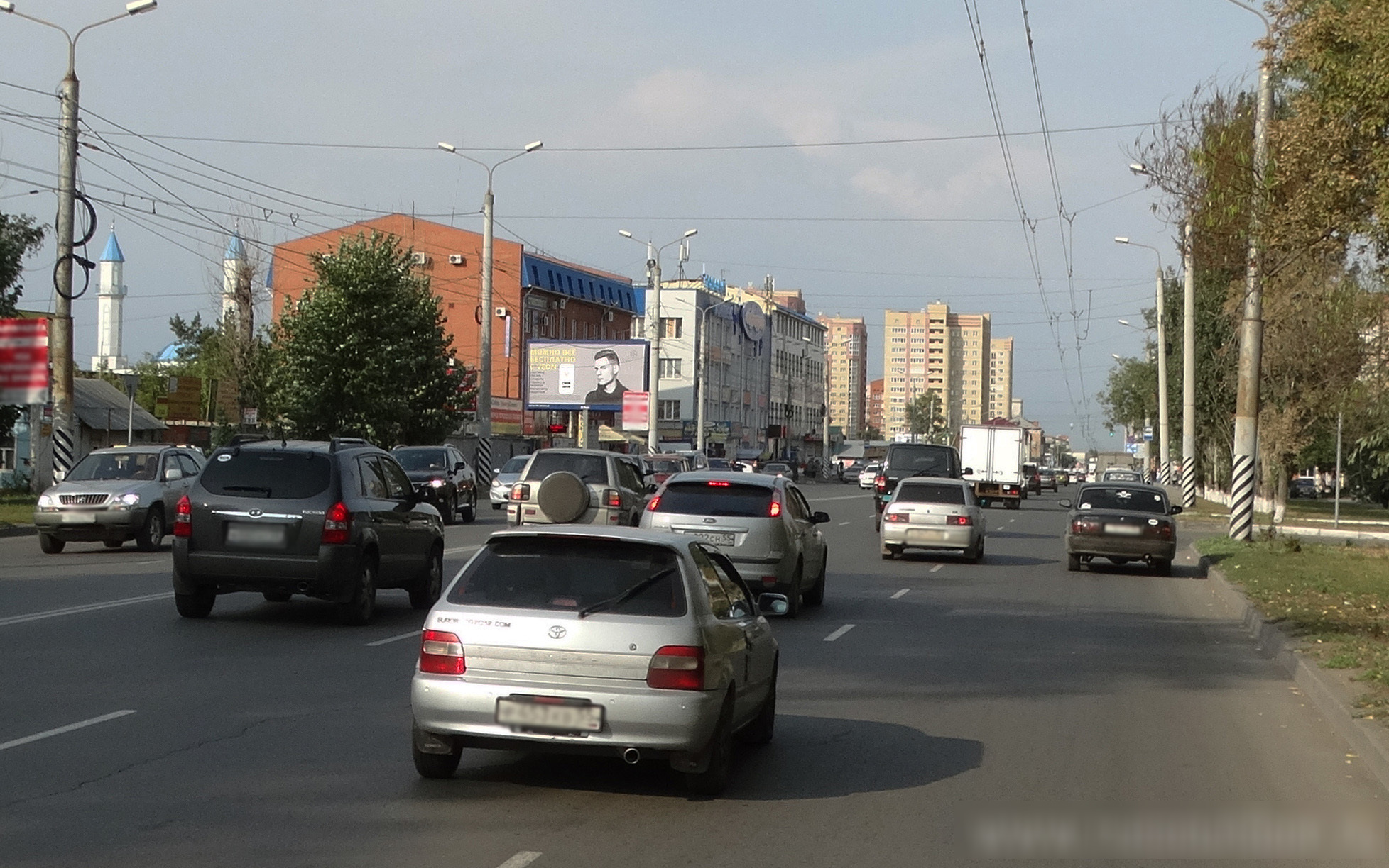 Фотография рекламного носителя, тип: Билборд 3x6, адрес: 10 лет Октября ул., д.166, Омск, Омская область, Россия. Сторона Б1 №124926