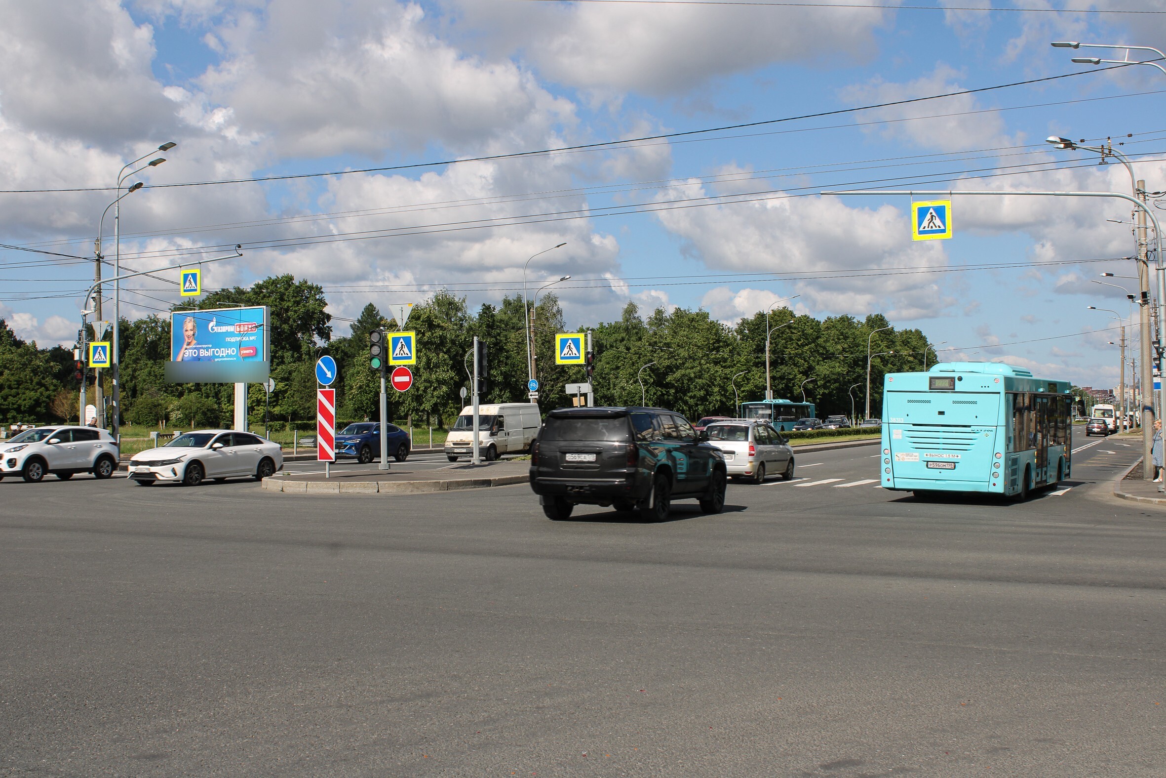 Фотография рекламного носителя, тип: Билборд 3x6, адрес: Луначарского пр-т., д.90, корп.1 Х Светлановский пр-т., Санкт-Петербург, Россия. Сторона Б №105880