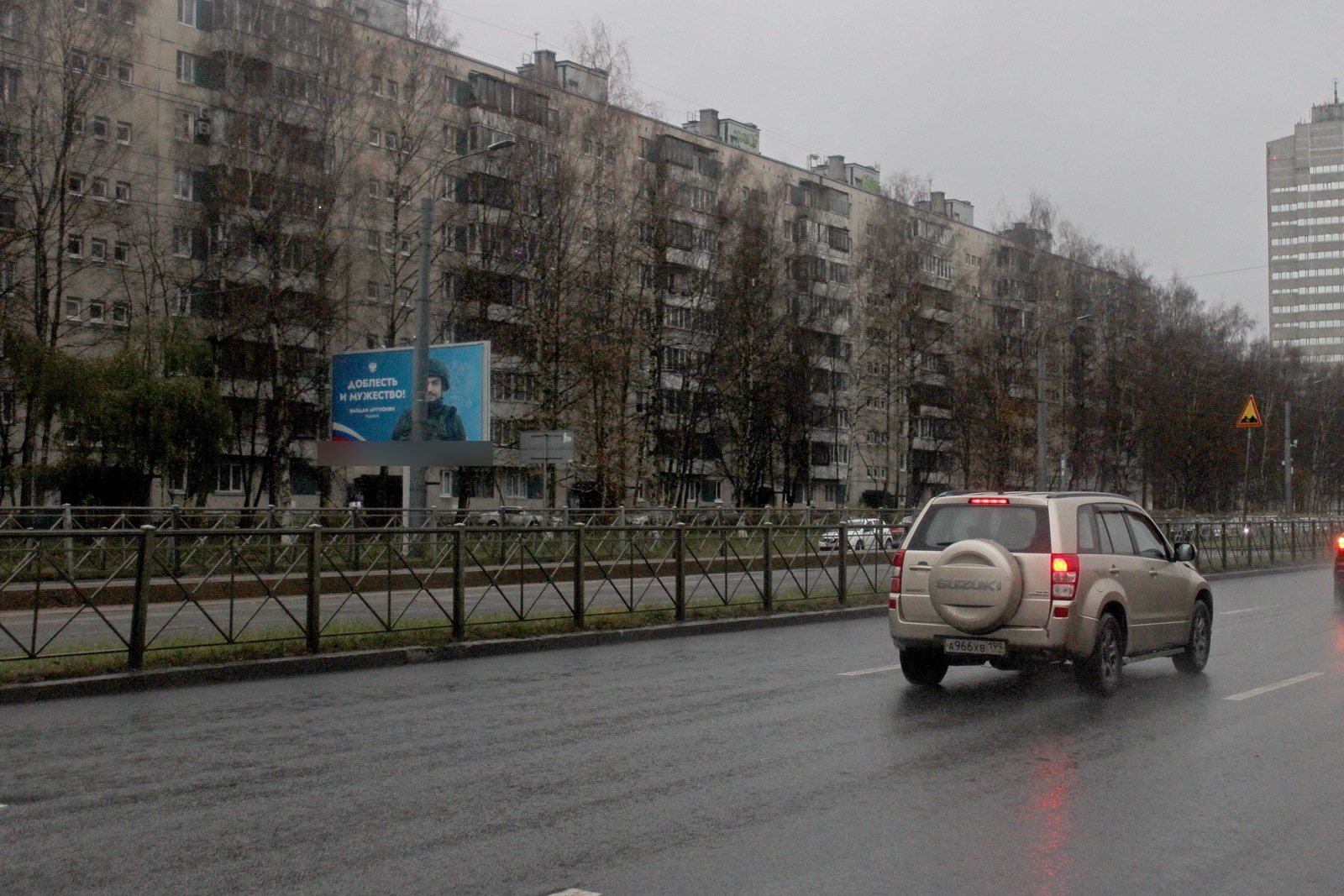 Фотография рекламного носителя, тип: Билборд 3x6, адрес: Испытателей пр-т. Х Серебристый б-р., Санкт-Петербург, Россия. Сторона Б №106408