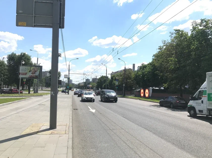 Фотография рекламного носителя, тип: Афиша 1.75x1.8, адрес: Коровинское ш., д.1, стенд 2, Москва, Россия. Сторона A №882566