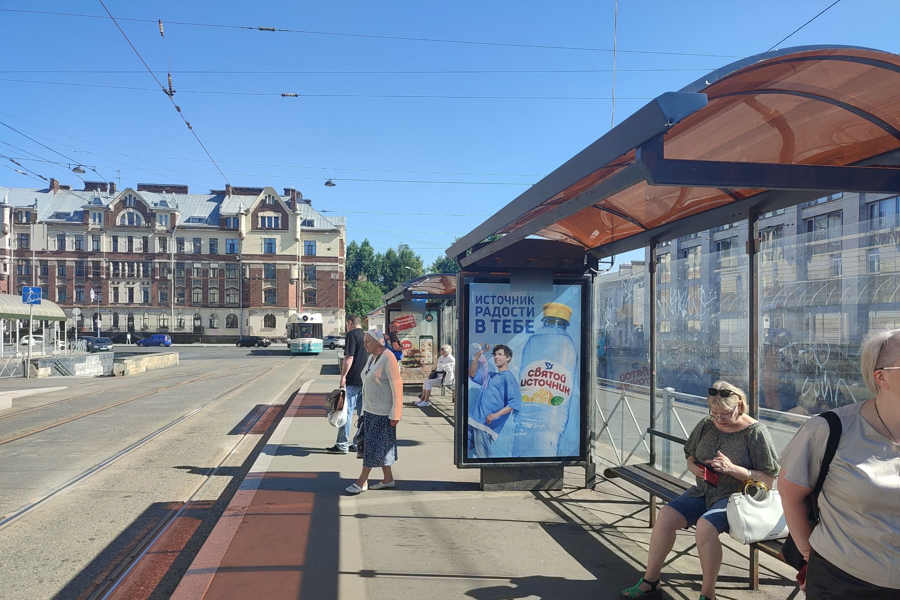 Фотография рекламного носителя, тип: Остановка 1.8x1.2, адрес: Ленина пл., д.8, поз.1, Санкт-Петербург, Россия. Сторона А №138233