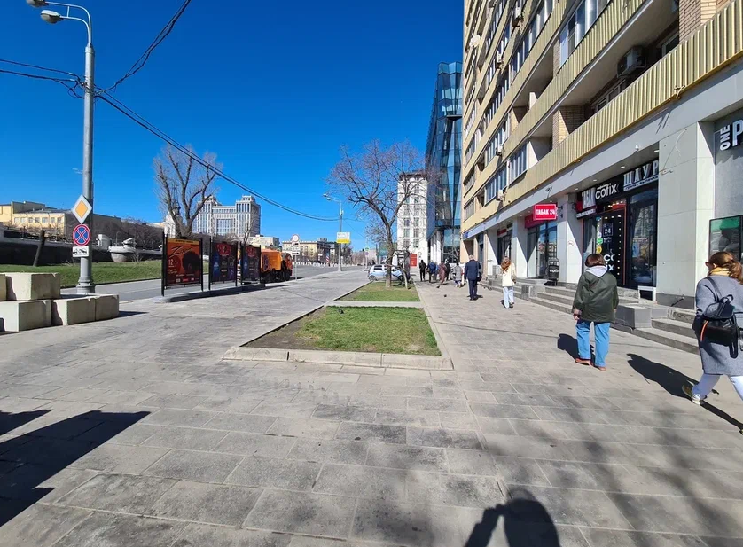 Фотография рекламного носителя, тип: Афиша 1.75x1.8, адрес: Ленинградский пр-т., 2, стенд 3, Москва, Россия. Сторона B №886925