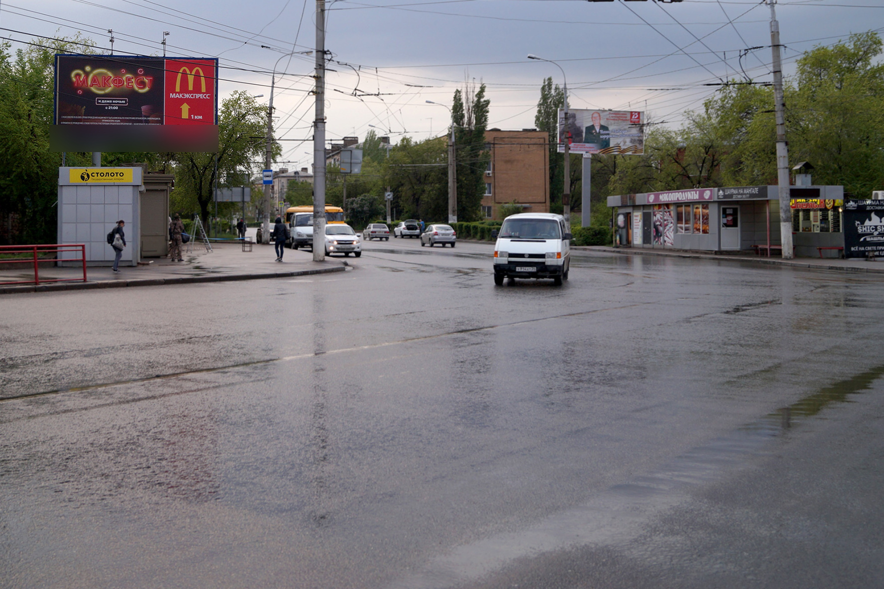 Фотография рекламного носителя, тип: Билборд 3x6, адрес: Ополченская ул. Х Ленина пр-т., Волгоград, Волгоградская область, Россия. Сторона Б №337630