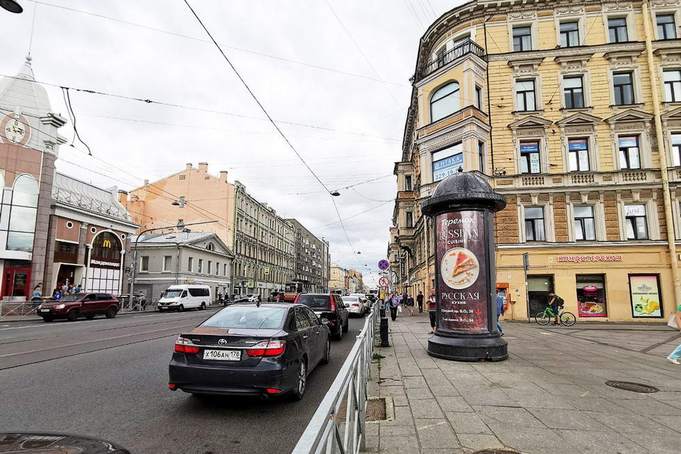 Фотография рекламного носителя, тип: Пиллар 3x1.4, адрес: Средний В.О. пр-т., д.28 Х 6-я линия ул., Санкт-Петербург, Россия. Сторона А №144495