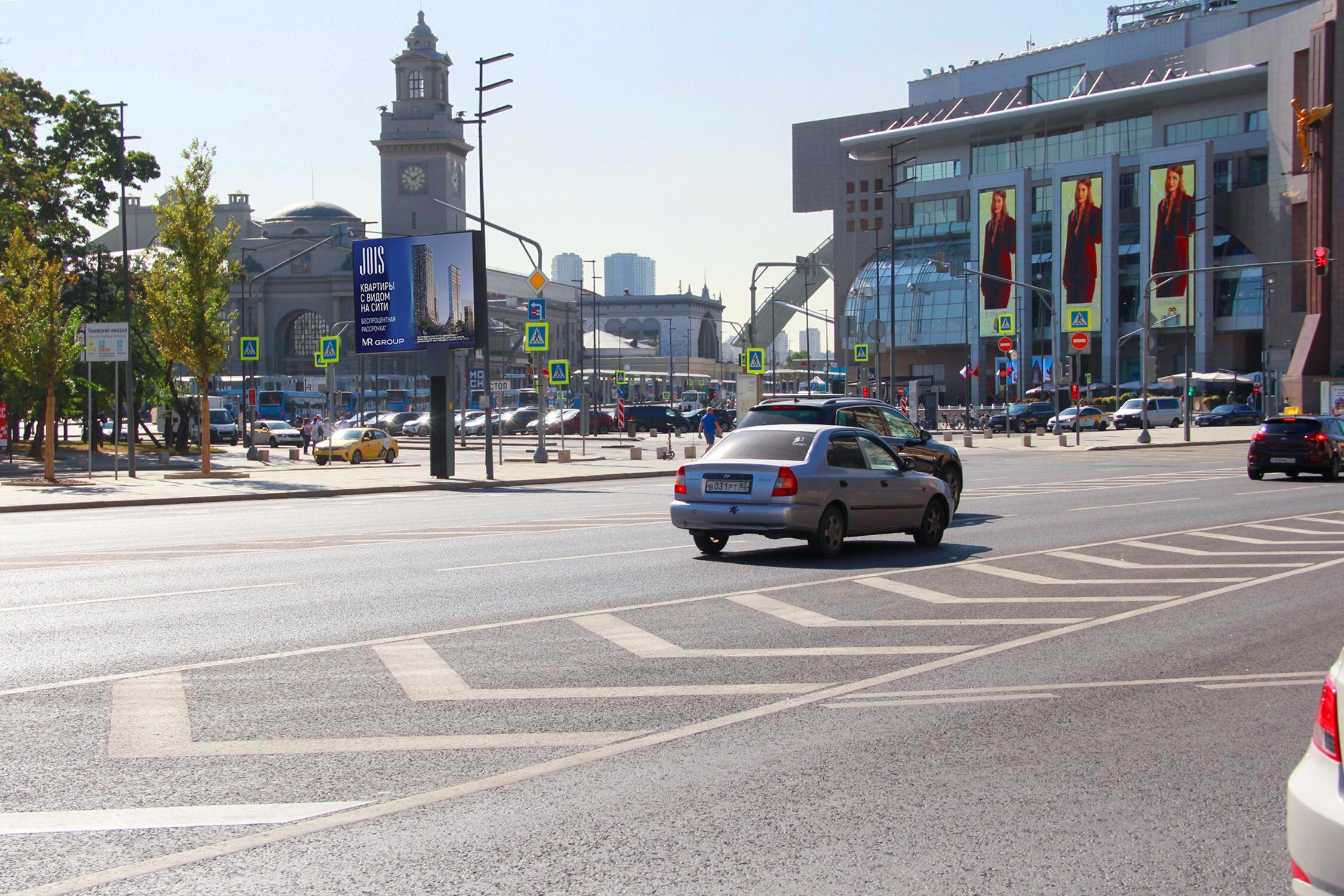 Фотография рекламного носителя, тип: Ситиборд 2.7x3.7, адрес: Дорогомиловская Б. ул., д.6, н-в, Москва, Россия. Сторона Б1 №821437