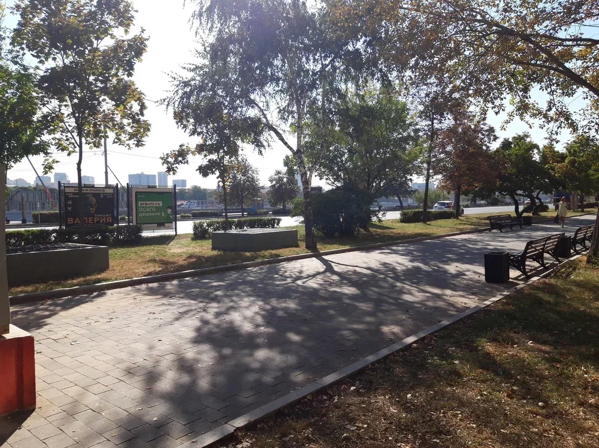 Фотография рекламного носителя, тип: Афиша 1.75x1.8, адрес: Фрунзенская наб., д.8, стенд 1, Москва, Россия. Сторона B №1371462