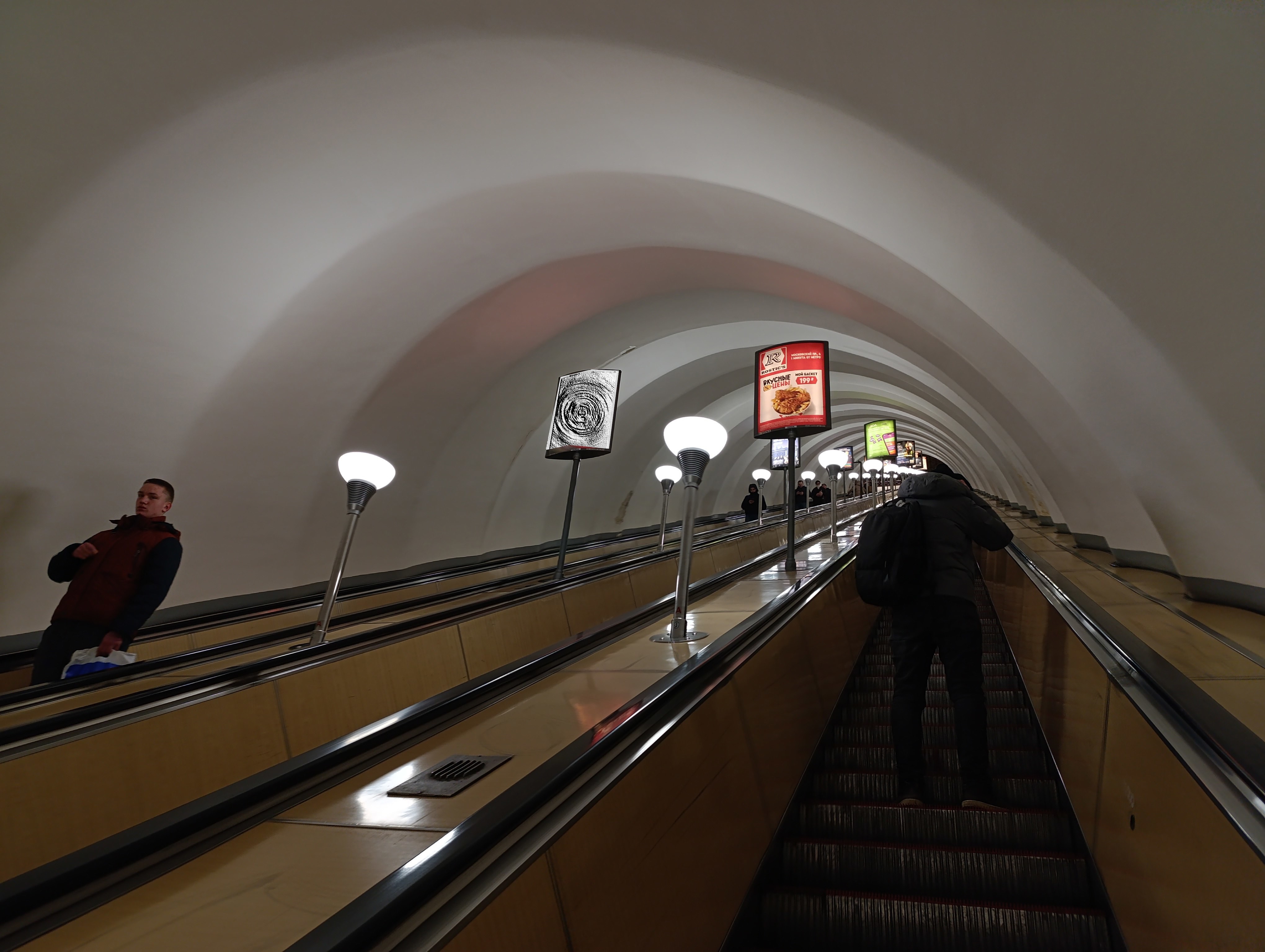 Фотография рекламного носителя, тип: Лайтбокс, адрес: Станция метро «Садовая», линия Фрунзенско-Приморская, Санкт-Петербург, Россия. Сторона/вариант А №1606019
