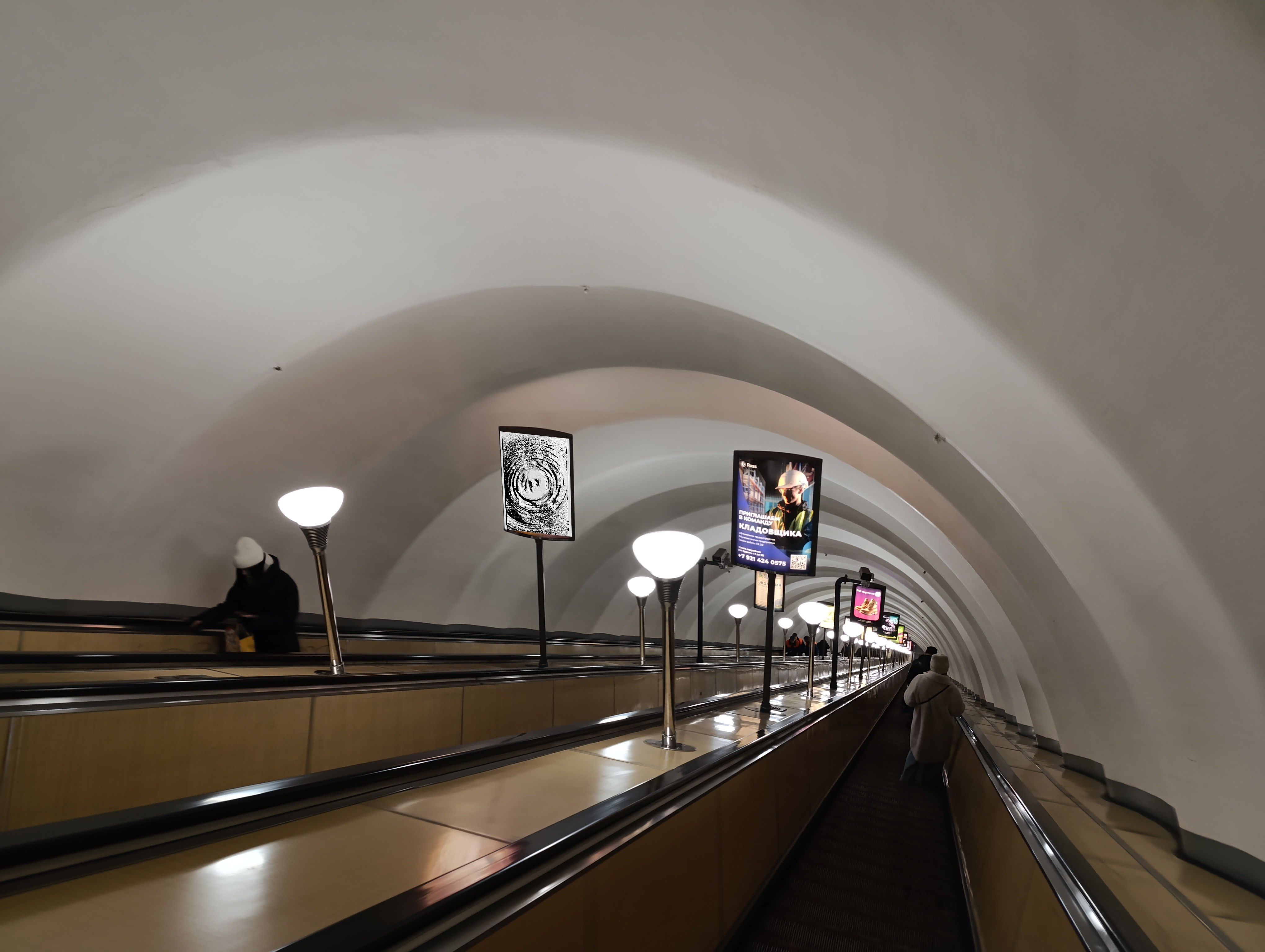 Фотография рекламного носителя, тип: Лайтбокс, адрес: Станция метро «Садовая», линия Фрунзенско-Приморская, Санкт-Петербург, Россия. Сторона/вариант Б №1606021