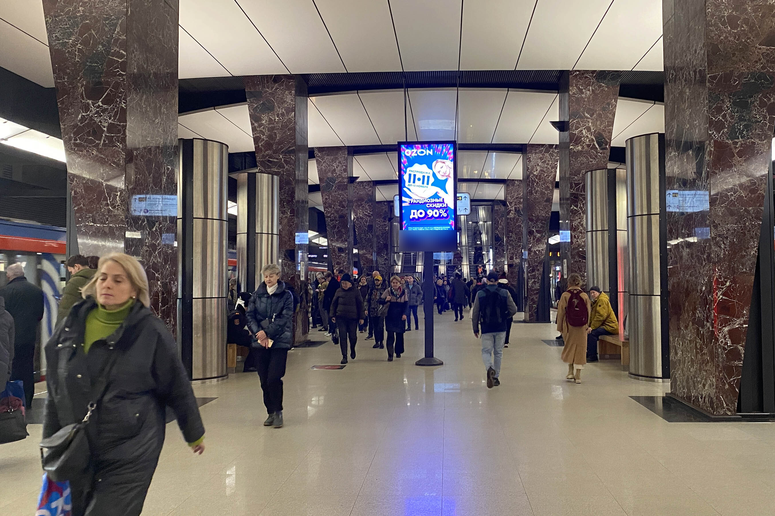 Фотография рекламного носителя, тип: Видеоэкран, адрес: Станция метро «Хорошевская», линия Большая кольцевая, Москва, Россия. Сторона/вариант А2 №1423410