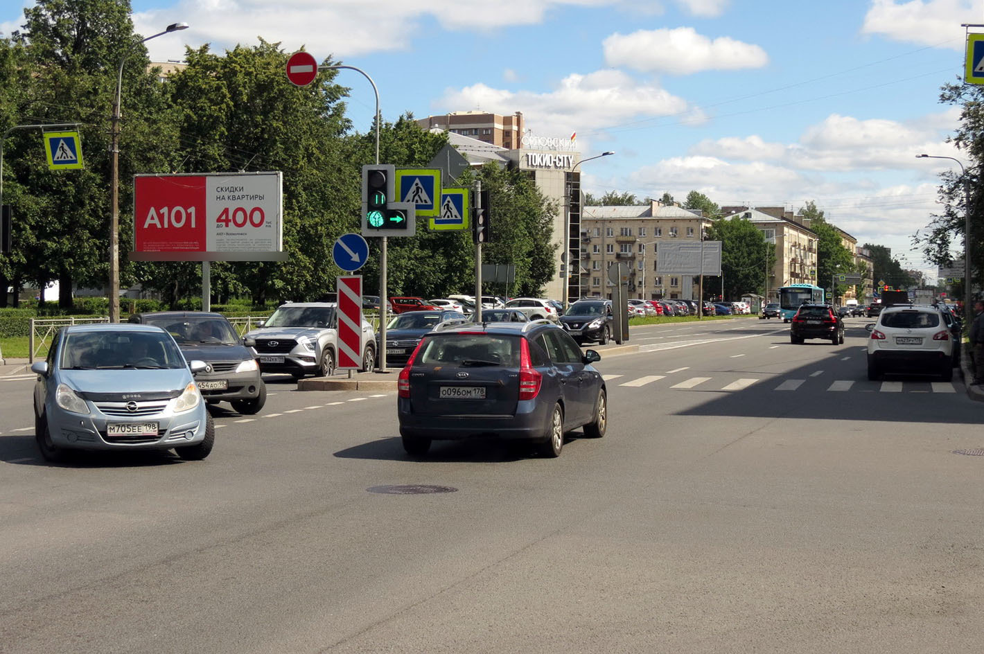Фотография рекламного носителя, тип: Билборд 3x6, адрес: Революции ш., д.7 Х Металлистов пр-т., Санкт-Петербург, Россия. Сторона Б1 №120697