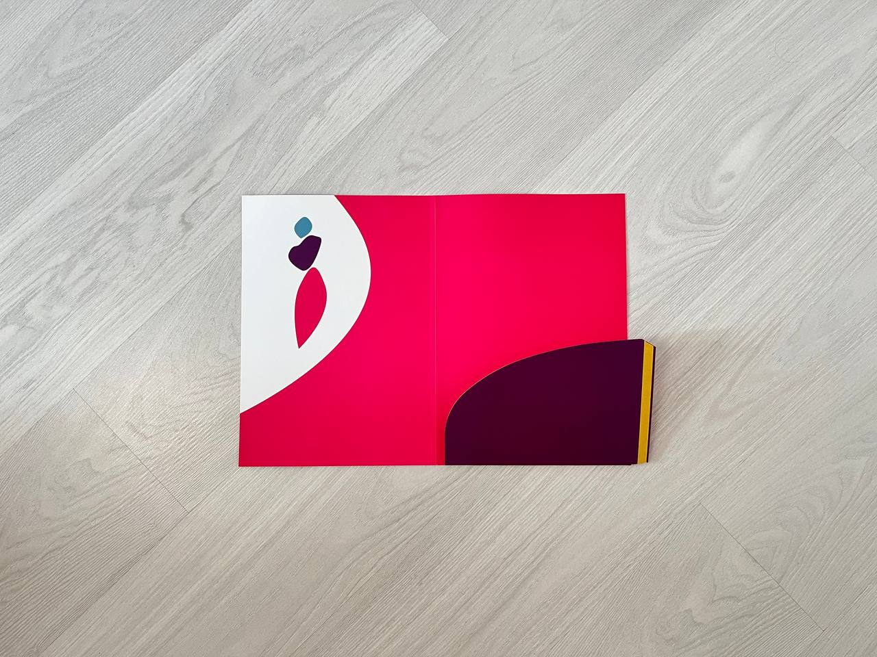 Папка в твердой обложке